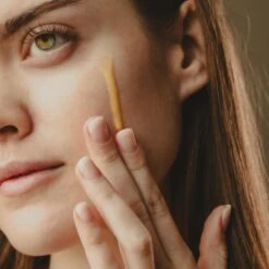 VITAMIN C FACE SERUM | 1 OZ 9 VITAMIN C FACE SERUM | 1 OZ -Rowe Casa Organics Shop Vitamin C 2